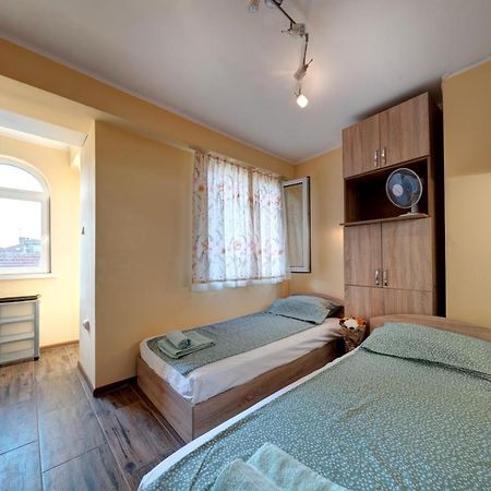 Funny-Gunny Room To The Sea Garden 布尔加斯 外观 照片