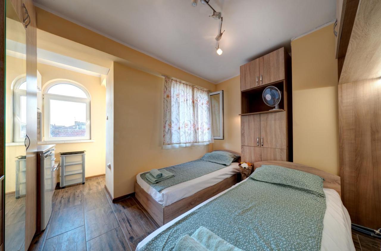 Funny-Gunny Room To The Sea Garden 布尔加斯 外观 照片